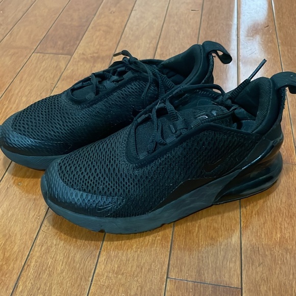 Girls all black Nike 270 sneakers - Picture 2 of 5